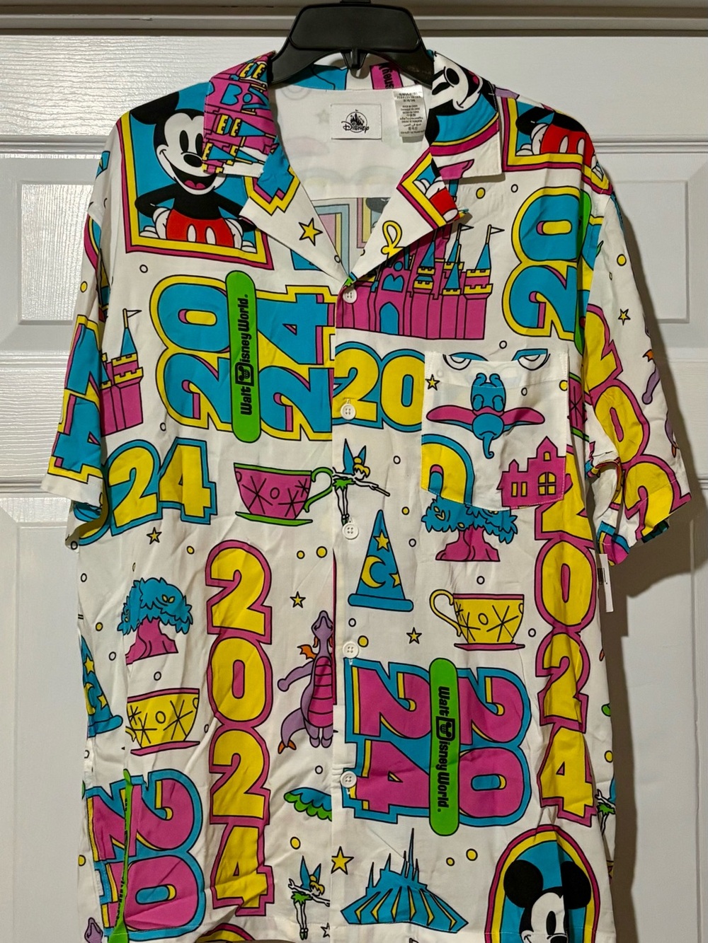 Walt Disney World 2024 Button Shirt NWT Size L 100% Viscose Lightweight Stretch
